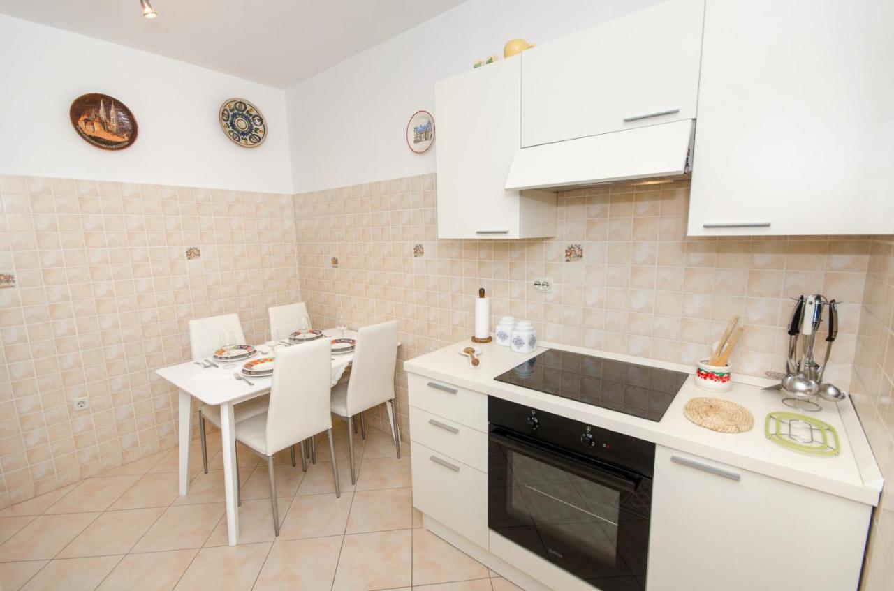Apartments Bungavilia Ρόβινι Εξωτερικό φωτογραφία