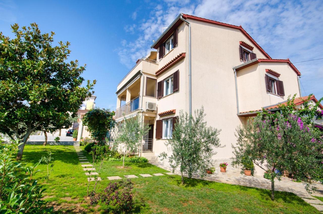Apartments Bungavilia Ρόβινι Εξωτερικό φωτογραφία